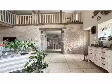 corps de ferme de 246 m² à gelucourt