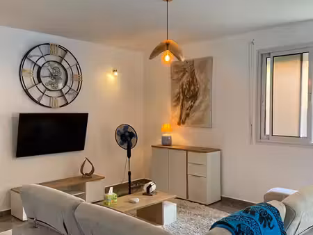à louer maison meublée f3 de 96 m2 avec terrasse et jardin