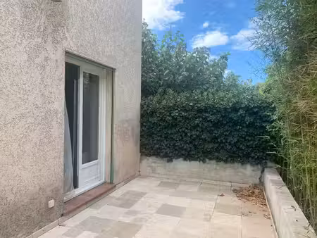 puget-ville  proche commodités  maison de village de type t4 sur
