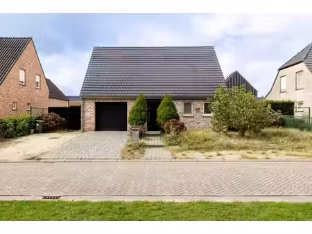 instapklare open bebouwing met o.a. 3 slaapkamers in bevel