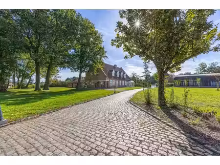 karaktervol landhuis op een groen domein van ca. 3 ha