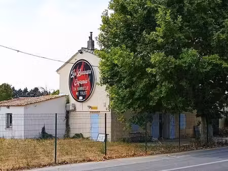 belle bastide à usage professionnel en bordure de rn7