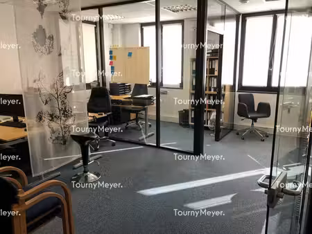 location bureaux 76m²
