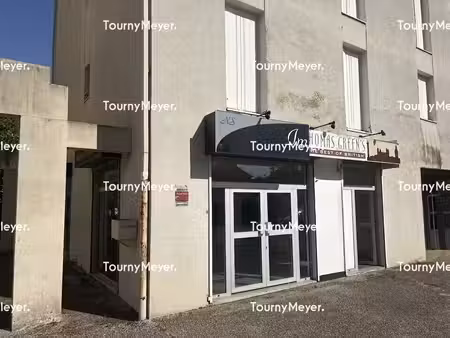location commerce 86m²