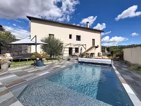 maison 137m2 habitable réhabilité en 2018 avec piscine 3 cha