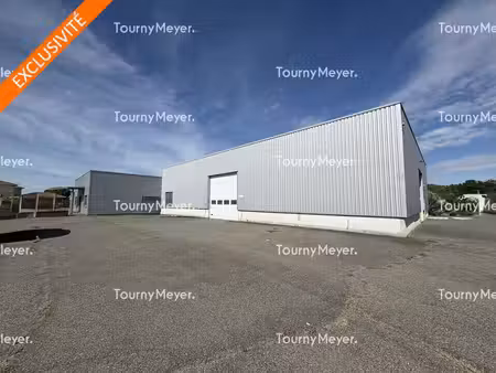location local d’activités 850m²
