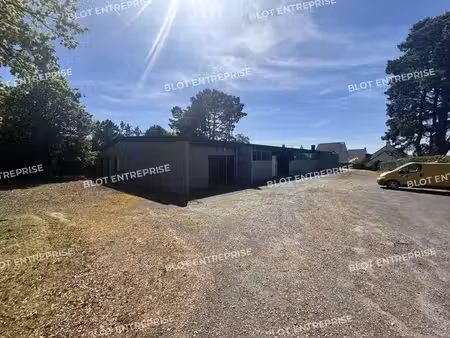 location entrepôt chateaubriant 44110 646m²