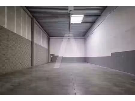 location entrepôt 360m² à 1080m²