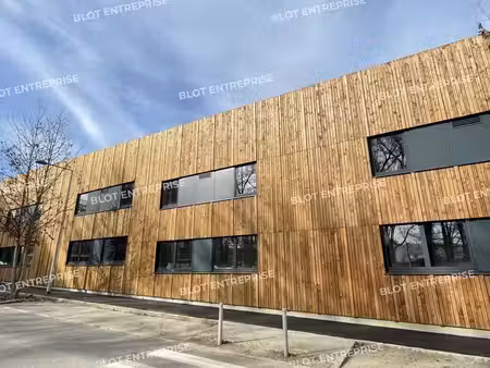 location local d’activités nantes 44300 237m²