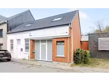 woning nabij centrum van lokeren!