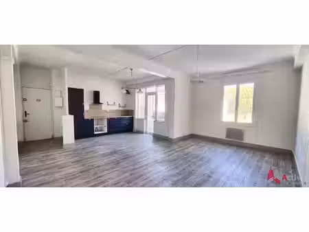 arles – proche place voltaire – appartement rénové de 73 m
