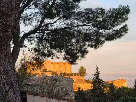 lançon-provence – maison familiale de 160 m² avec jardin et garage