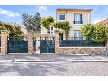 belle maison familiale - secteur résidentiel