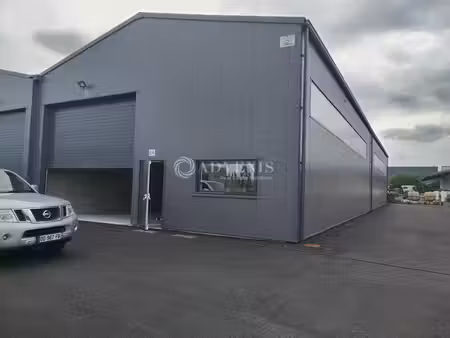 location entrepôt genté 16130 390m²