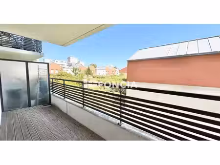 t2 recent avec balcon et parking secteur pommery