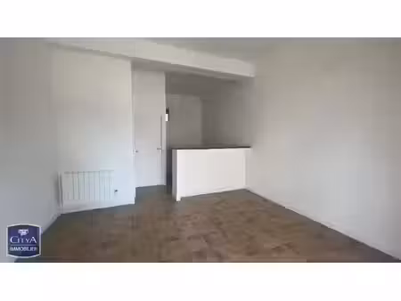 appartement à louer 1 pièce 30.14 m² - marignane (13) - 550€