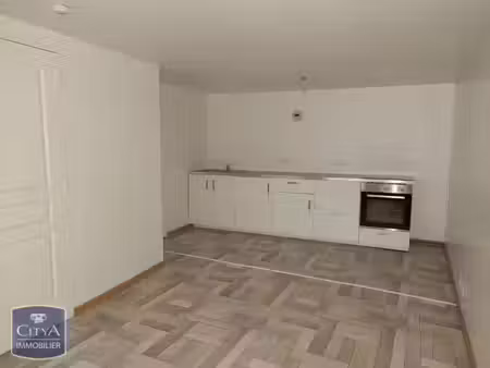 appartement à louer 2 pièces 33 m² - saint-just-malmont (43) - 300€