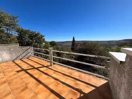 maison ancienne avec vue spectaculaire