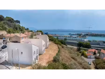 vue mer l’estaque villa t4 116 m² avec terrain 335m² avec garage double 26m