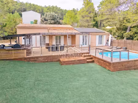 maison 120m² de plain pied  3 chambres  piscine semi enterrée