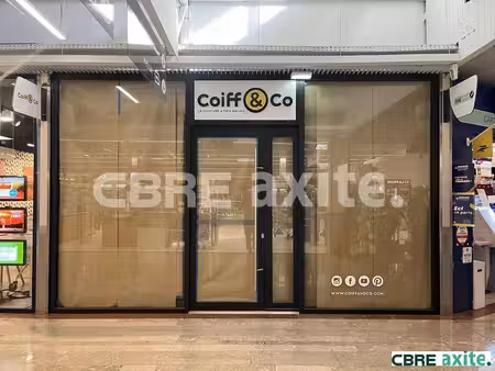 location local commercial 67m² l isle d abeau 38080