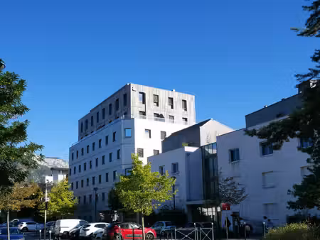 location local professionnel 77m² annecy 74000