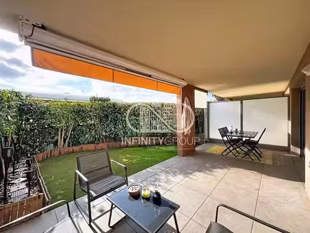 golfe-juan – 2 pièces avec jardin privatif  piscine & garage