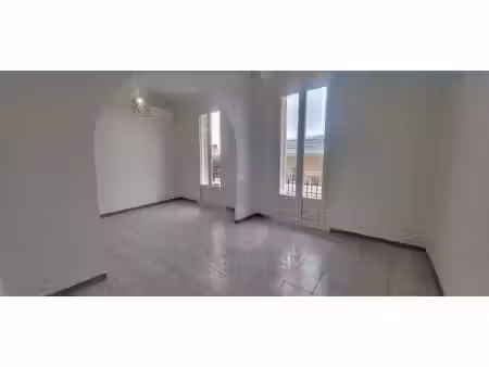2 pieces vide centre