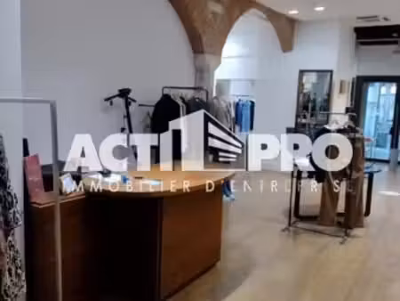 location local commercial 130m2 perpignan 66000 - 1200 € - surface privée