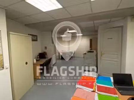 location commerce nogent sur marne 94130 122m²
