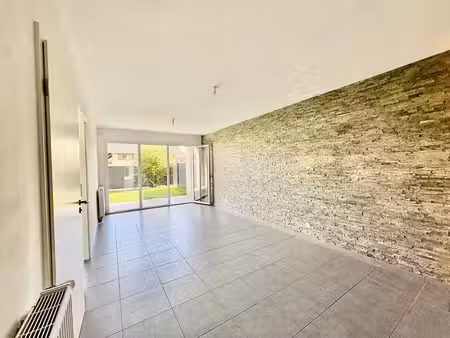 t3 rez-de-jardin avec terrasse & jardin privatif -garage &