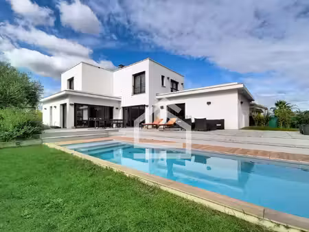 le haillan / propriété contemporaine de 260m2 aux volumes e