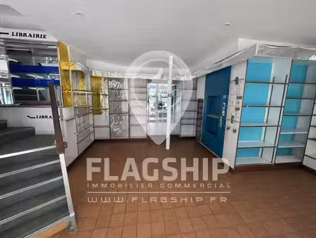 location commerce paris 75016 127m²