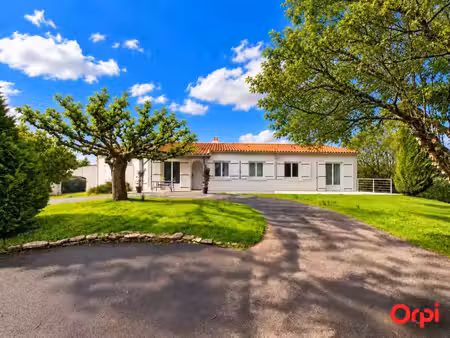 maison d’architecte de 312 m²  parc arboré et piscine chauffée