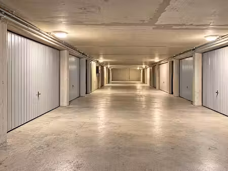 ** garage ** saint mandrier sur mer (83430)