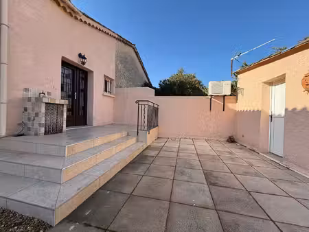 maison rénové puget sur argens avec jardin et dépendance