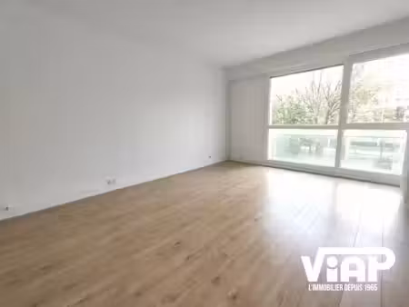 location locaux professionnels 4 pièces 57 m² à limoges (87000)  960 €