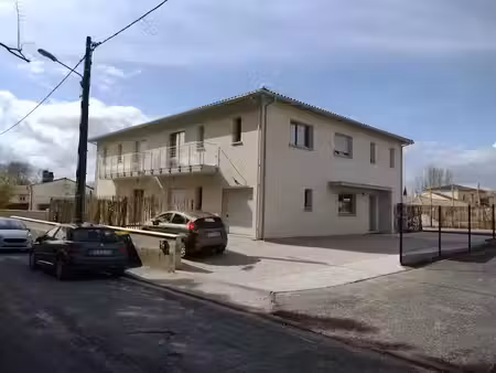 location meublée locaux professionnels 1 pièce 17 m² à merignac (33700)  705 €
