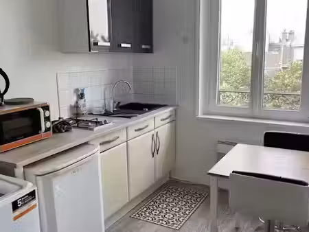 location meublée locaux professionnels 1 pièce 12 m² à reims (51100)  500 €