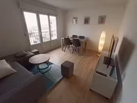location meublée locaux professionnels 5 pièces 73 m² à reims (51100)  430 €