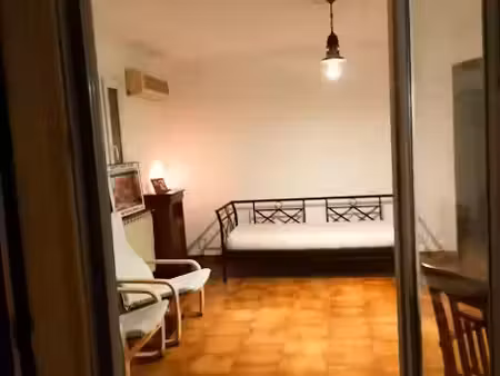 location meublée locaux professionnels 5 pièces 115 m² à toulon (83000)  540 €