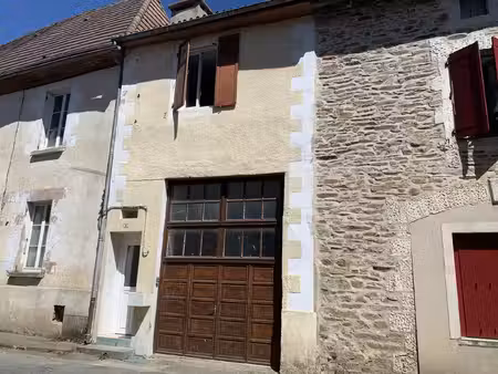 charmante maison de village avec beau potentiel – mialet  dordogne