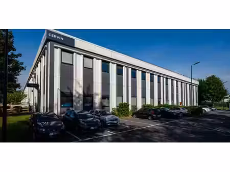 location local professionnel 1 057m²