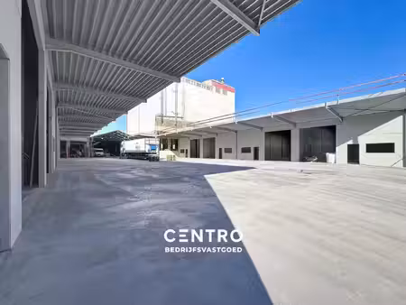 nieuwbouw kmo-units van 223m² te huur (vh van 7m  2 parkings  aparte loopdeur en raam)  te