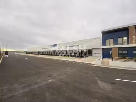 vente entrepôt colombier saugnieu 69124 7547m²