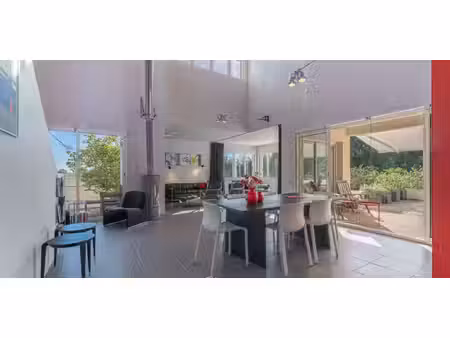 villa avec piscine et terrasse rouzède (16)