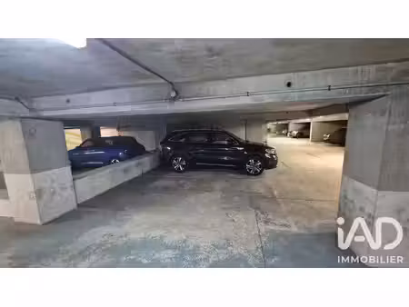 parking à courbevoie (92400)