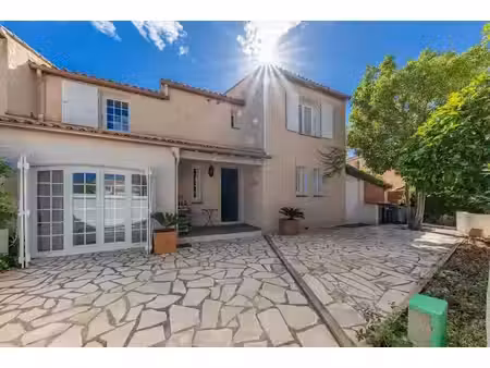 vente maison 5 pièces 150 m² à sanary-sur-mer (83110)  585 000 €