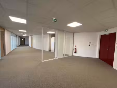location bureaux montreuil 93100 256m²