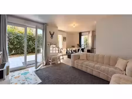 émerainville – appartement 4 pièces avec terrasse  jardin et 2 places de parkings